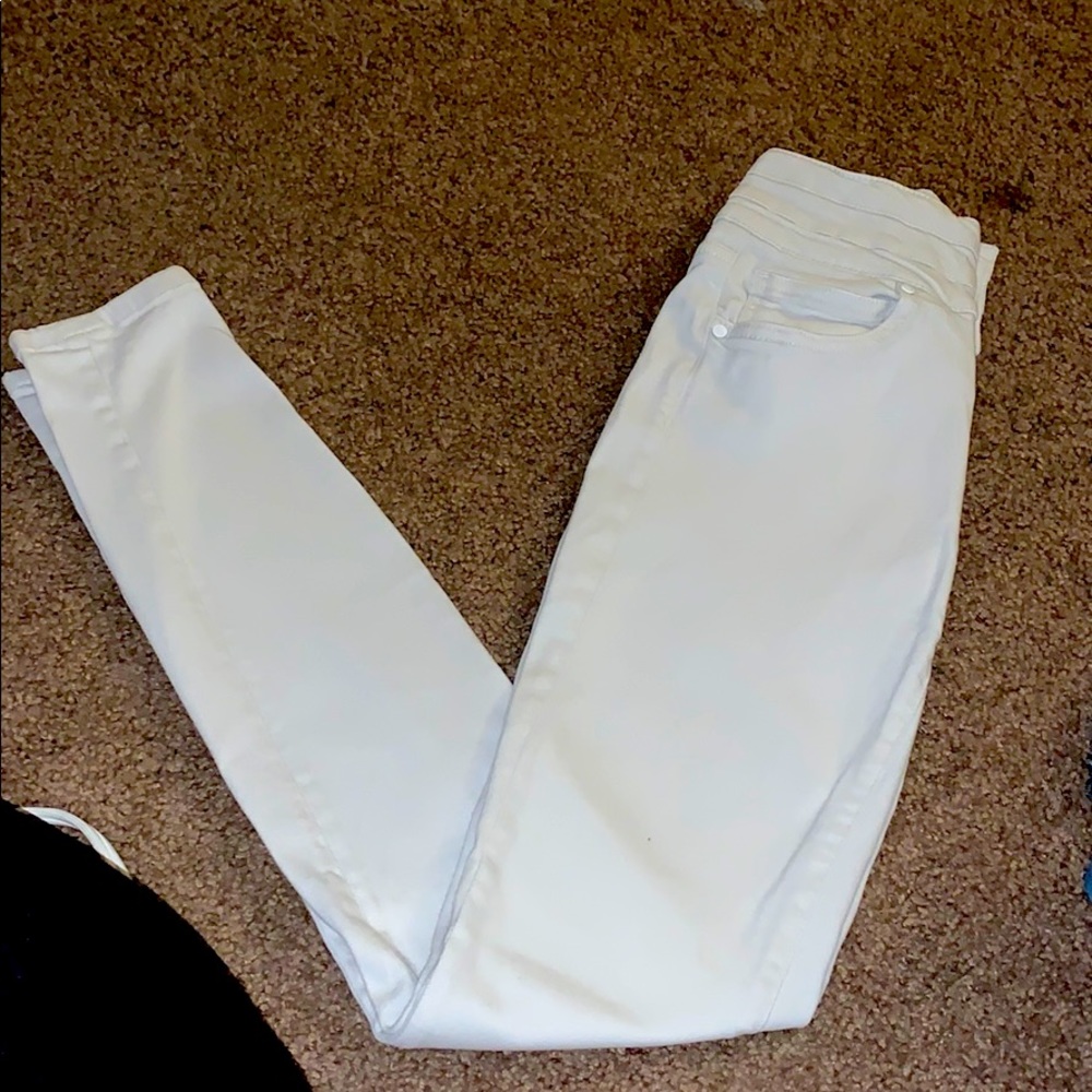 High wasted all white skinny jeans